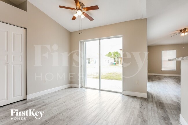 Photo - 419 SW Exmore Ave