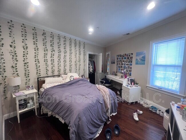 Photo - 140 Marcella St