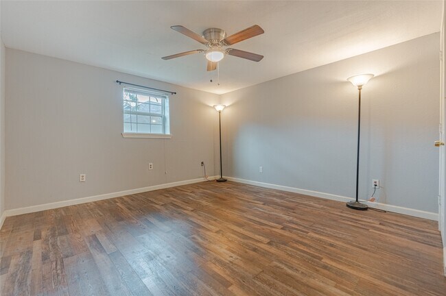Photo - 4206 Walker St Unit B