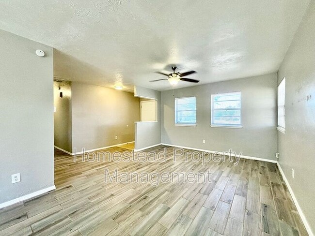 Photo - 10200 N Military Ave
