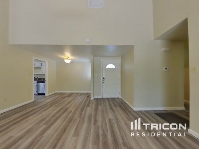 Photo - 2685 Polk St