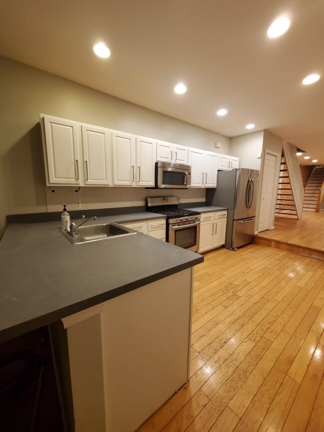 Photo - 1430 Light St