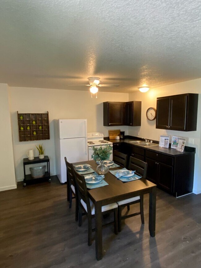 3 bedroom single story townhome for rent. Townhomes for Rent