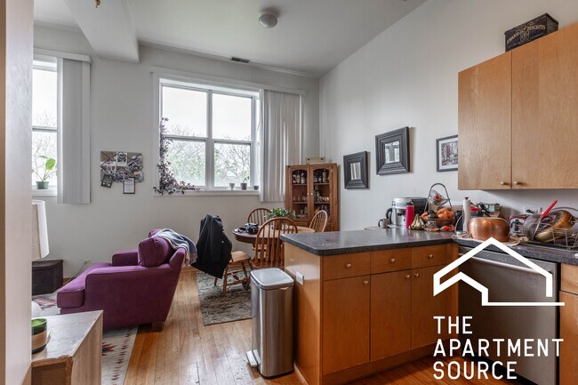 Photo - 1446 N Leavitt St Unidad 3f