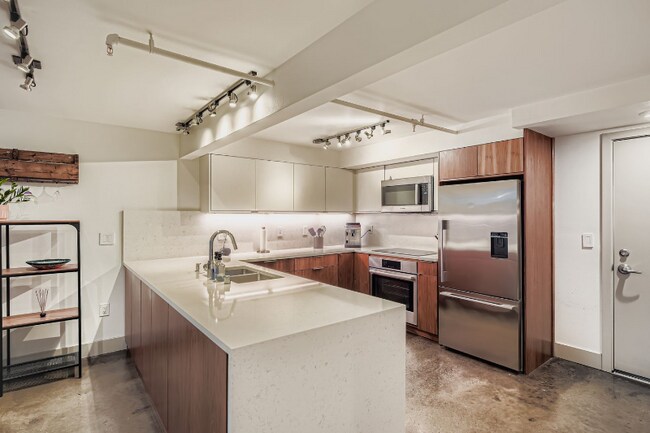 Photo - 3104 Western Ave Unidad 108