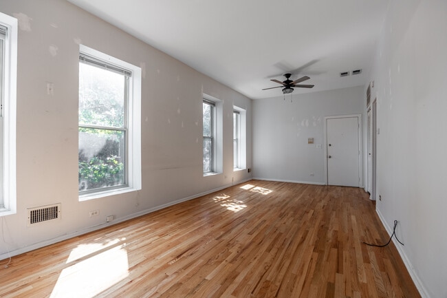 Photo - 2736 W Chicago Ave Unit 1R