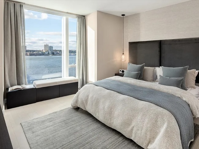 Photo - 400 W 61st St Unidad 2534