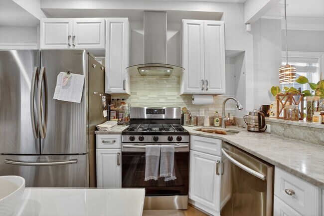Photo - 3615 Eastern Ave NE