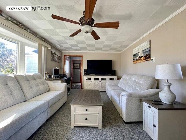 Photo - 147 S Essex St