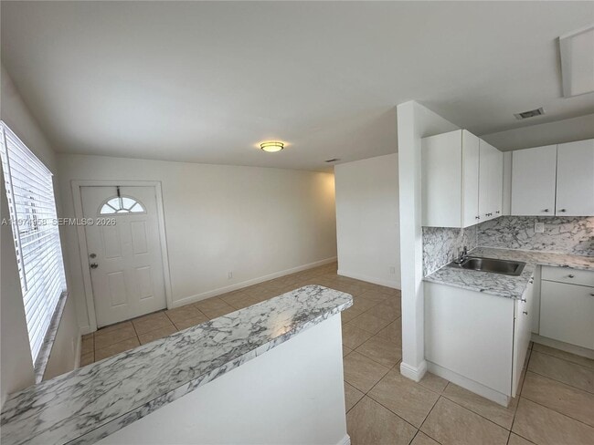 Photo - 5621 SW 36th Ct Unit 201