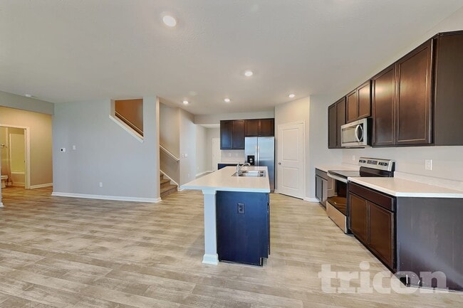 1810 Downey Ln