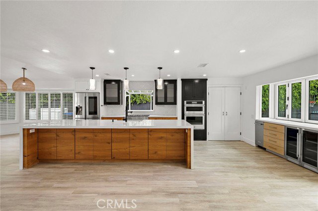 Photo - 252 E 19th St