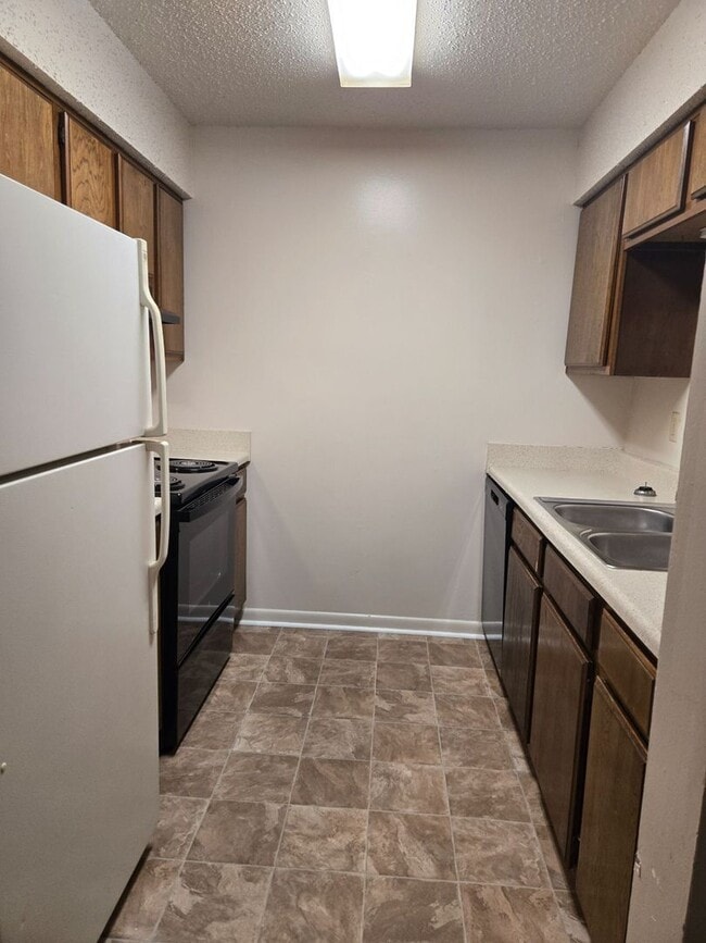 Photo - Charming 2 Bedroom, 1 Bath Apartment – Min... Unit 267F