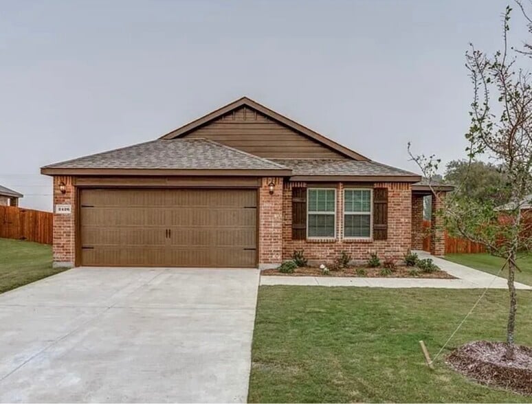 2426 Lupton