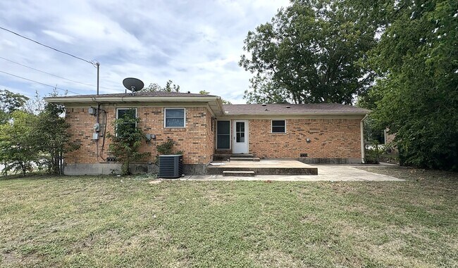 Photo - 605 E Robertson Ave