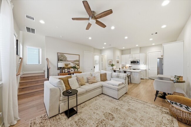 Photo - 5929 Haring Ln