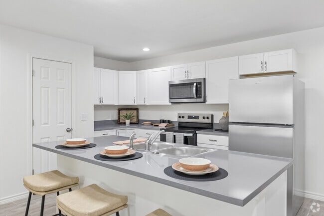 2BR, 2BA - 1,315SF - Kitchen - Foster Heights Apartments