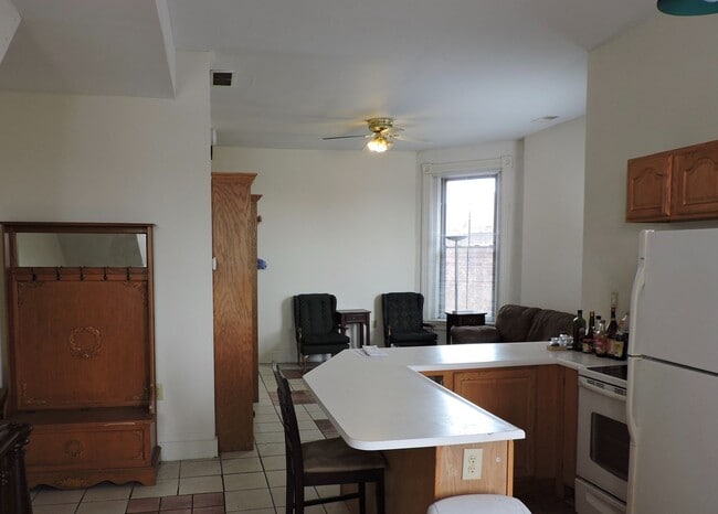 Photo - 127 Calhoun St Unit B