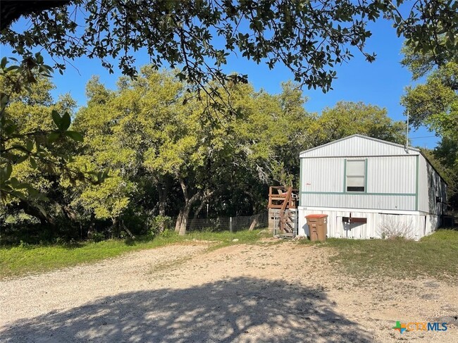 Photo - 122 Sonnyland Dr