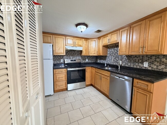Photo - 361 Faneuil St Unit 3