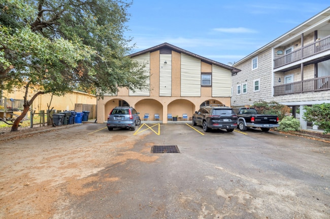 Building Photo - 414 28th Ave N Rental