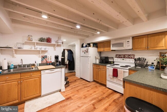 Building Photo - 1728 Spruce St Unit B