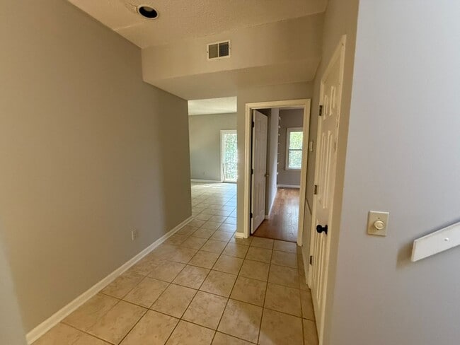 Photo - 380 Butternut Dr