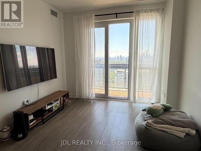 Photo - 39 Roehampton Ave Unit 3704