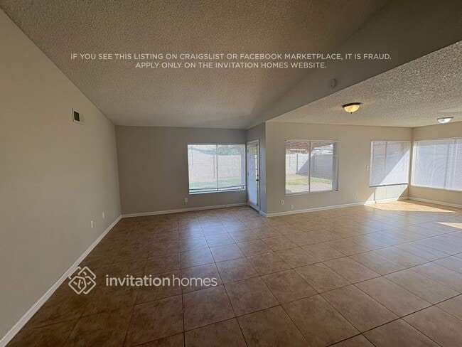 Photo - 5025 N 69th Ave