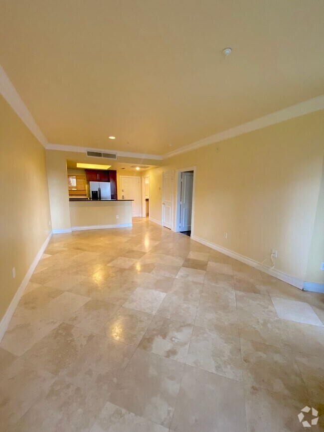 Building Photo - Discover Your New Home! Spacious 1-Bedroom...