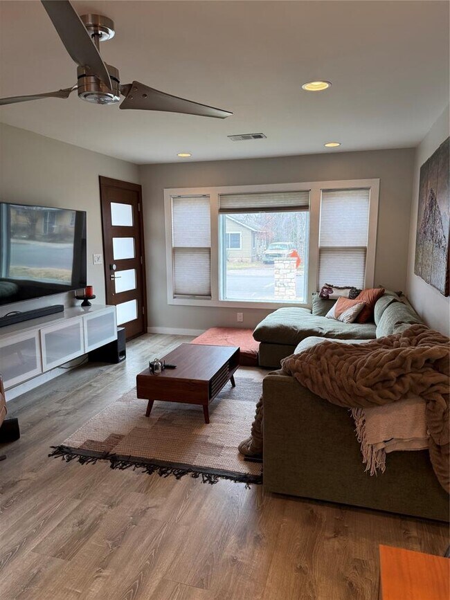 Photo - 4707 Gonzales St