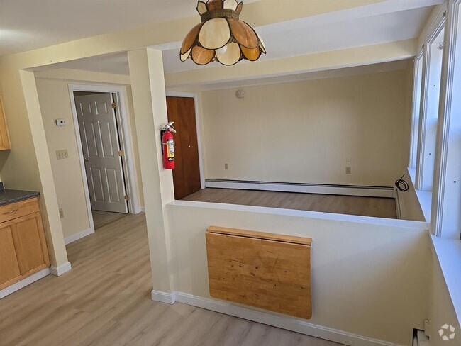 Building Photo - 165 S Main St Unit 7 Rental