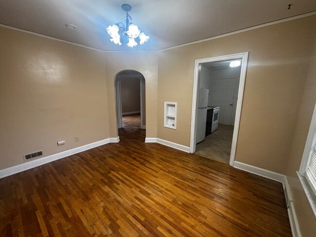 Photo - 821 W 4th Ave