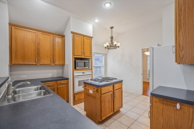 Photo - 1804 Montana Sky Dr