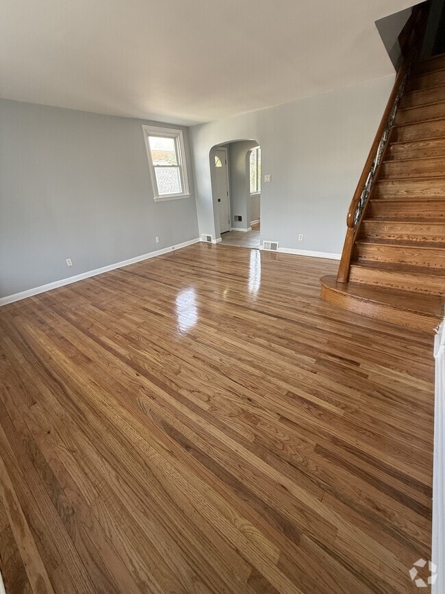 Building Photo - 8204 Woolston Ave Rental