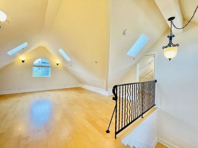 Photo - 1524 14th Ave S