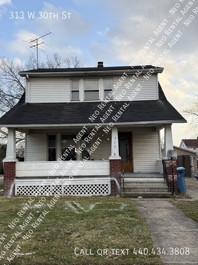 Photo - 313 W 30th St