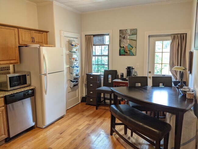 Photo - 287 Elliot St Unit 11