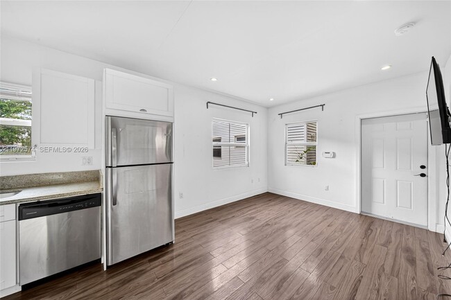 Photo - 1460 NW 2nd St Unit 1458