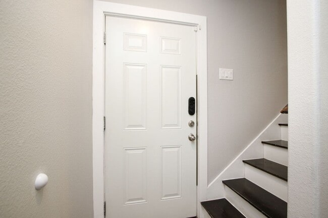 Photo - For Lease-Housing Vouchers Accepted | 3 Bed, 2 Bath | 1,150 Sq Ft | Warwick Place |