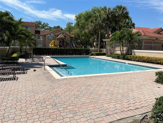 Photo - 10630 SW 157th Ct Unidad 306 Rental