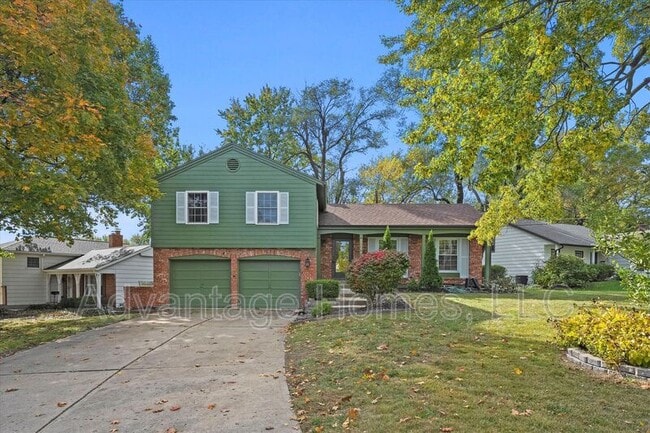 Building Photo - 8914 Grandview Dr