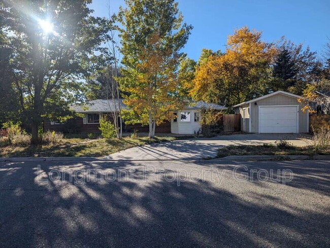 Photo - 305 Cottonwood Ct
