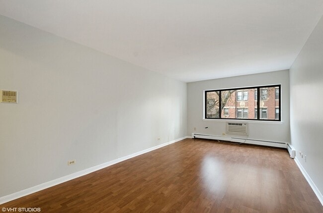 Photo - 3620 N Pine Grove Ave Unit 416