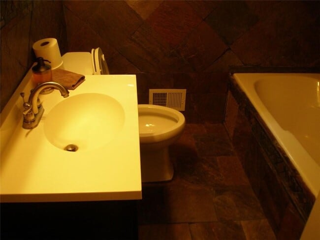 Photo - 3962 Chamblee Dunwoody Rd