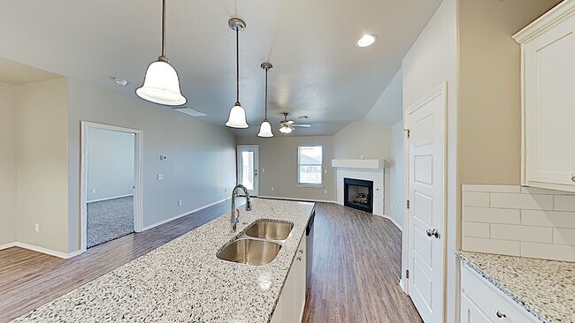 Photo - Spacious 4 Bedroom 2 Bath Home in Deer Cre...