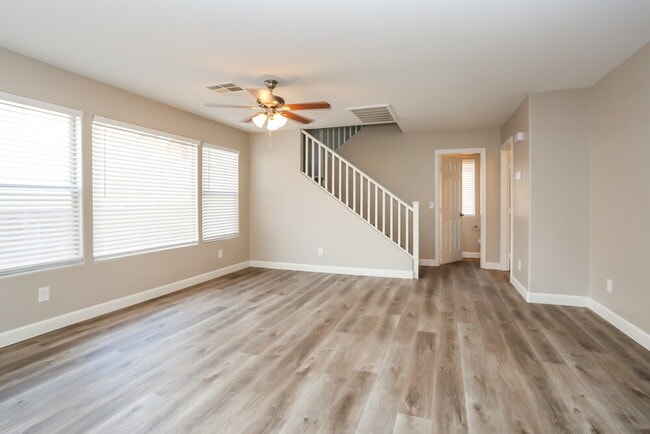 Photo - 8013 Indian Blanket St