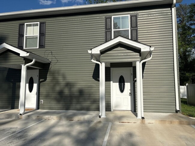 Photo - 517 Weaver St