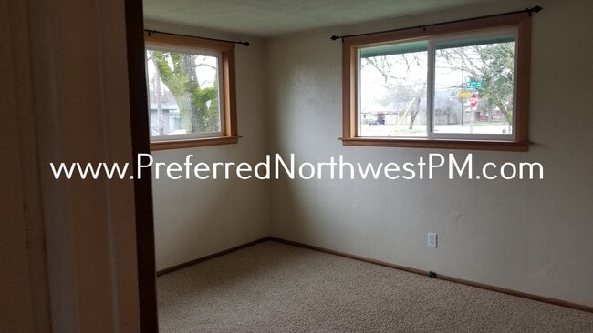 Photo - 1305 W 17th Ave