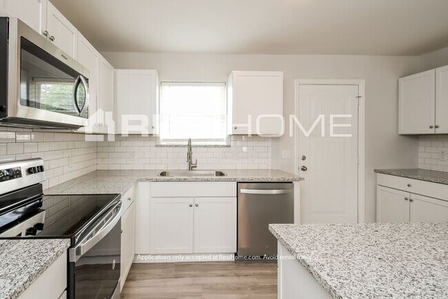 Photo - 6924 Tessla Drive